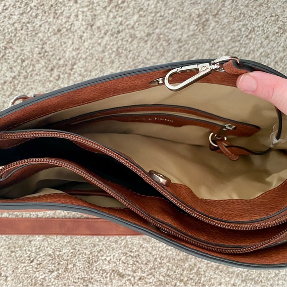 Lady Conceal Leather Crossbody Bag - Picture 7 of 8